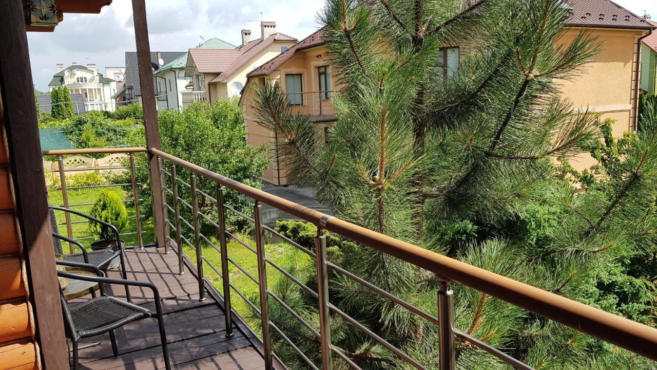 Luxury Apartments With Pool And Sauna In The Villa Chernivtsi Exterior photo